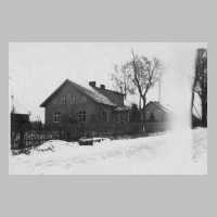 079-0127 Am 05.12.1943 Winter in Poppendorf. Vorne Haus Komm, hinten Mollenhauer.jpg